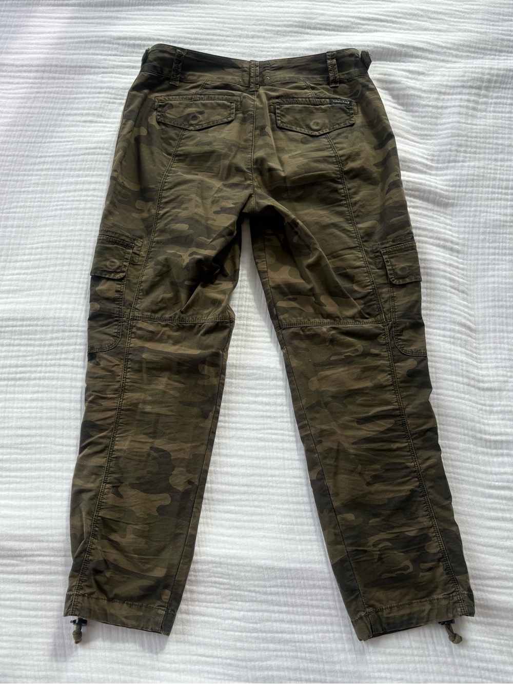 Anthropologie Sanctuary Camo Cargo Pants Terrain Size 25 Army Cropped Joggers - Picture 4 of 5